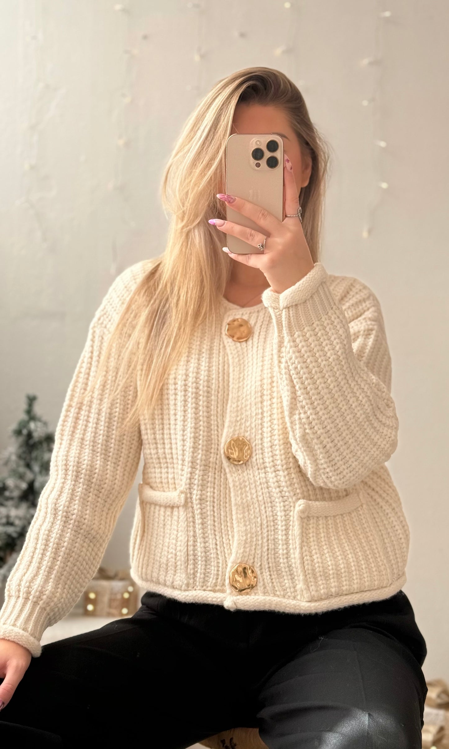Pull gros boutons blanc DOVIE