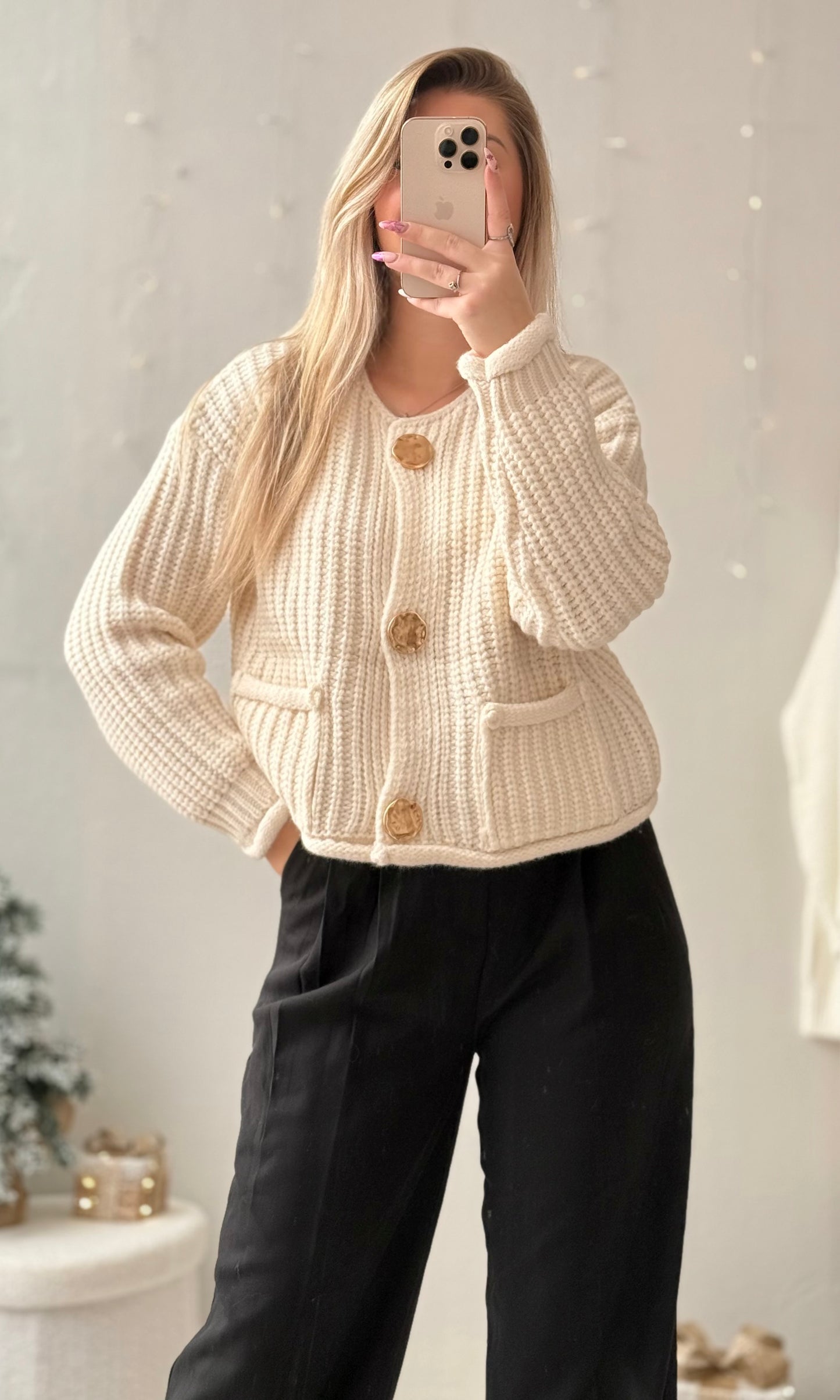 Pull gros boutons blanc DOVIE