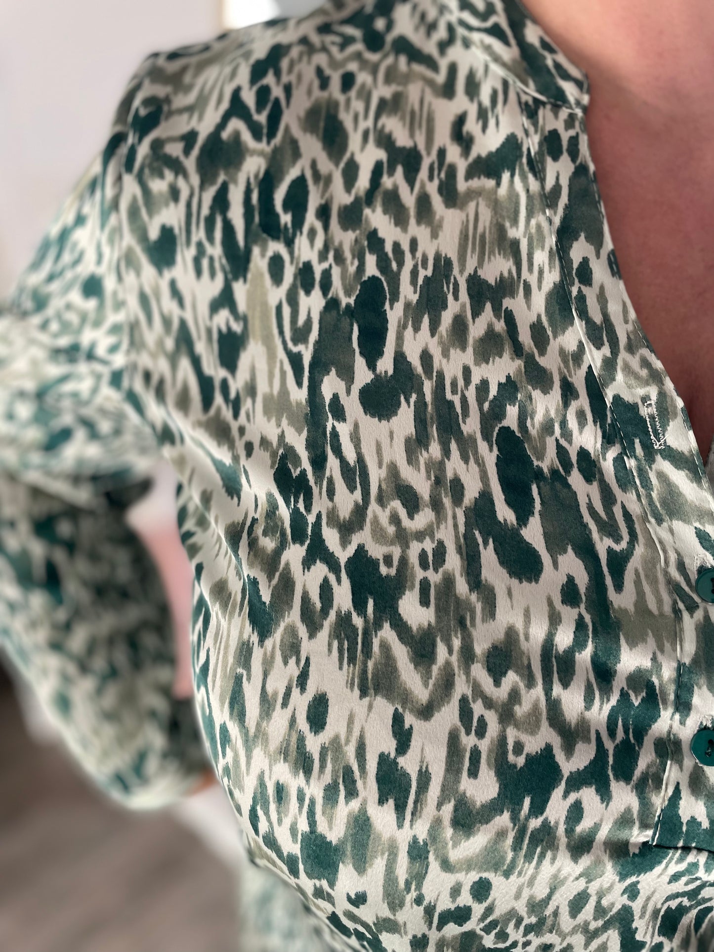 CURVES blouse léopard vert
