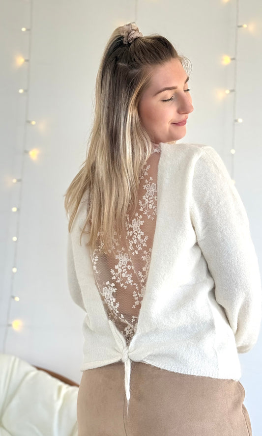 Pull avec dos nu en dentelle